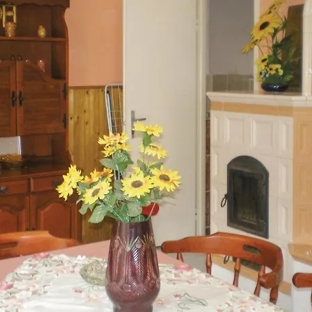 Awesome In W/ 2 Bedrooms Balatonmariafurdo